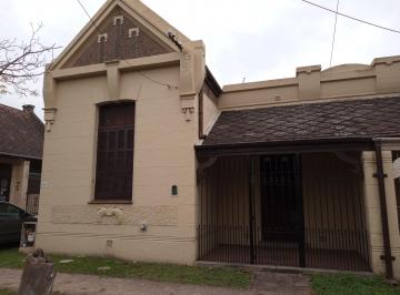 Casa de 5 ambientes, Lanús · Chalet Inglés en Remedios de Escalada Barrio Histórico “las Colonias”