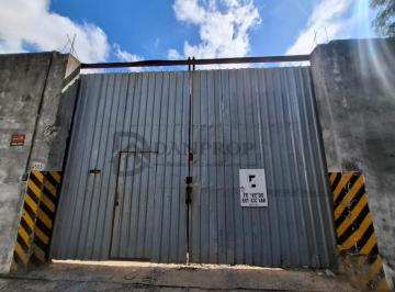 Bodega-Galpón · 900m² · 1 Ambiente · 5 Cocheras · Lavalle 4500 - Galpon 900 m 2 Lotes 600 m - 1500 m - V. Martelli - Vende