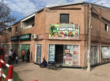 Local comercial · 24m² · Locales - a La Calle - Centro, Resistencia