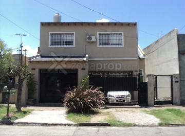 Casa · 190m² · 3 Dormitorios · 2 Cocheras · Salazar 600 - Villa Tesei - Hurlingham