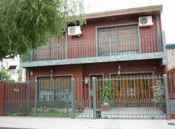 Casa · 124m² · 5 Ambientes · 1 Cochera · Casa en Lomas de Zamora Oeste