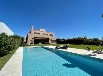 Casa de 10 ambientes, Tigre · Impecable! 4 Suites