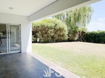 Casa de 3 ambientes, Escobar · Casa Venta 3 Dorm. Playroom Dependencia Muy Bien Ubicado Proximo Al House! Lote 600 m² Alisos