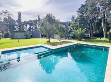TAV-TAV-5676_2 · Venta Casa Minimalista 4 Ambientes en Parque Leloir