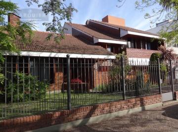 Casa · 536m² · 4 Dormitorios · 2 Cocheras · Chalet en Excelente Ubicacion
