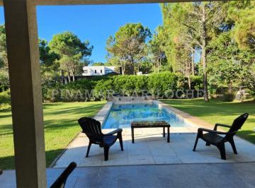 Casa de 6 ambientes, Pinamar · 931 Alquiler y Venta Piscina Climatizada - La Herradura - Pinamar - 10 Personas