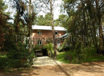 Casa de 5 ambientes, Cariló · 635 - Casa en Alquiler Para 7 / 8 Personas con Cochera en Cariló