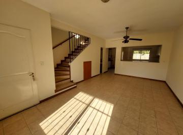 Casa de 4 ambientes, Pilar · Dúplex con Cochera Sin Expensas en Calle Baigorria Casi Esquina Bataglia, a m de Pilar Centro