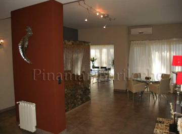 Pinamar-Bariloche · 461 - Alquiler de Casa con Pileta - 2 Dorm Matrim Baño/suite - 8 Pers - Z Golf