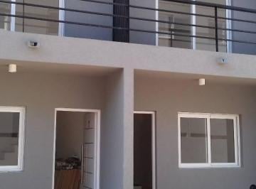 frente · Alquiler de Triplex en Barrio Ibanez Amplio Luminoso Lugar de Muchos Verde Cerca de Colegios y Plaza