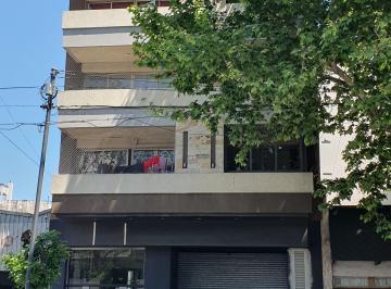 Departamento de 1 ambiente, Parque Avellaneda · Monoambiente Al Contrafrente - Muy Luminoso - Av Olivera 211