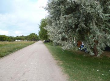 Sobre lote de 20 mts. por 40 mts. Chalet de 3 amb. Cocina integrada, lavadero. T · Chalet de 3 Ambientes