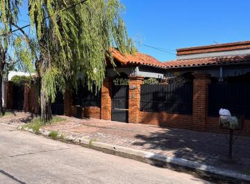 Casa de 6 ambientes, Lomas de Zamora · M. Argentinas 1271 - Temperley / Muy Lindo Chalet Familiar o Multifamilar.