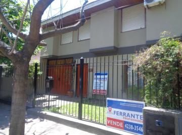 Casa de 6 ambientes, Almirante Brown · Venta de Casa en Adrogue. Duplex con 3 Dorm.