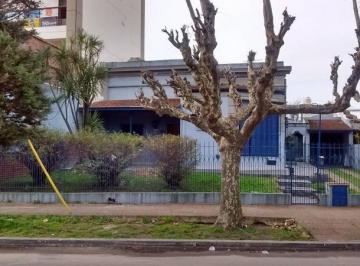 Terreno · 538m² · 1 Ambiente · Lote en Venta en Avda Hipolito Irigoyen Al 1100 Quilmes