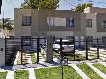 Casa · 68m² · 3 Ambientes · 1 Cochera · Duplex 2 Dorm. en Venta Udaondo Ituzaingo