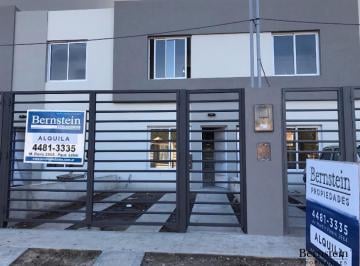 Casa · 68m² · 3 Ambientes · 1 Cochera · Duplex 2 Dorm. en Alquiler Villa Udando Ituzaingo