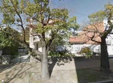 Casa · 160m² · 4 Ambientes · 3 Cocheras · O Higgins Al 1400