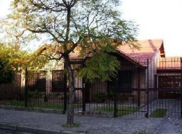 Casa · 200m² · 4 Ambientes · 2 Cocheras · Chalet en Venta en Ramos Mejia