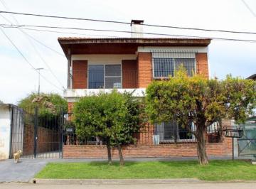 Casa · 168m² · 3 Ambientes · Hermoso Chalet, en 2 Plantas, en Venta, Tortuguitas Centro, Los Caldenes