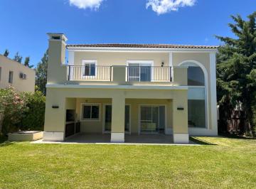 Casa de 6 ambientes, Tigre · Casa con 650 m² y 4 Dorm. en Venta y Alquiler, Los Sauces