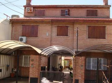 Casa · 110m² · 4 Ambientes · 1 Cochera · Triplex de 4 Amb, Cochera en Venta en Ramos Mejia