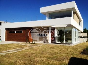 Casa de 6 ambientes, Mar del Plata · Venta Moderno Chalet en Rumenco a Estrenar