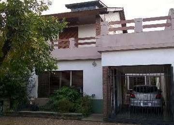 Casa de 6 ambientes, Morón · Chalet en Venta Cond en Castelar Norte