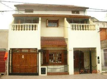 Casa · 420m² · 6 Ambientes · 1 Cochera · Chalet en Venta en Ramos Mejia Sur