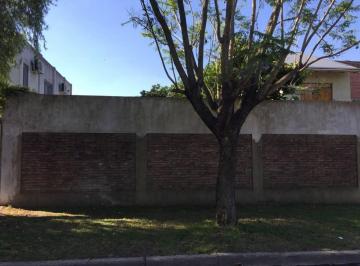 Terreno · 1m² · Reconquista 1256 Lote de 10 X 30