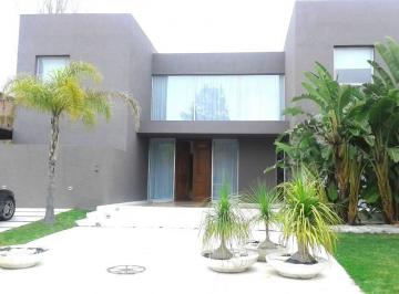 Casa de 5 ambientes, Tigre · Imponente Casa a La Laguna en Barrio Santa Barbara - Tigre