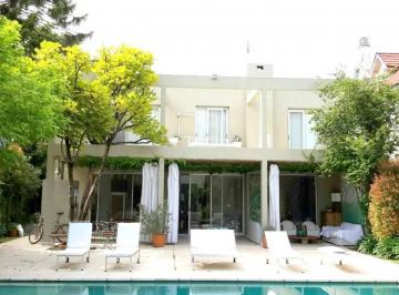 Casa de 6 ambientes, San Isidro · San Isidro - Lindísima Casa Racionalista!