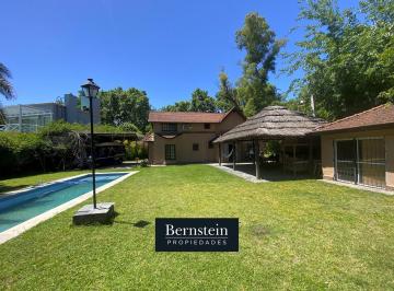 Casa · 180m² · 5 Ambientes · 6 Cocheras · Casa de Campo en Alquiler: Parque Leloir: 5 Ambientes