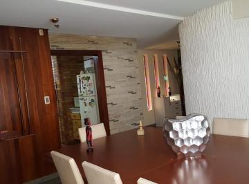 Casa · 232m² · 3 Ambientes · 1 Cochera · Casa - Lomas de Zamora