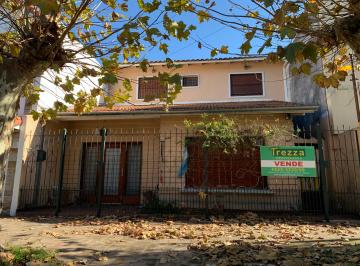 Casa de 4 ambientes, Lomas de Zamora · Excelente Casa en Dos Plantas de 4 Ambientes en Banfield. Nuevas Condiciones