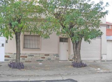Casa · 5 Ambientes · 1 Cochera · V125 Moron Venta Casa 3 Amb. Mas Ddepartamento 2 Amb.