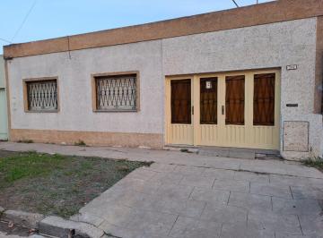 Casa de 3 ambientes, Morón · Casa en Venta en Castelar Sur