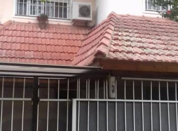 Casa de 6 ambientes, Almirante Brown · Hermoso Chalet.4 Dorm. C/ Fondo y Garage P/ 2 Autos* Apto Credito Bancario*