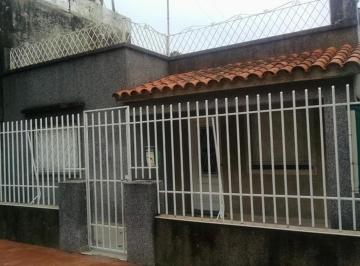 Casa · 93m² · 4 Ambientes · Casa en Alberdi Oeste 3 Dorm.