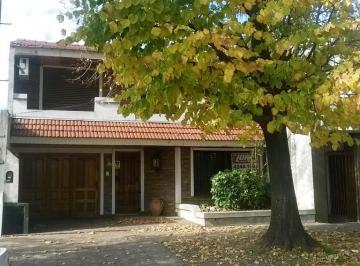 Casa · 150m² · 4 Ambientes · 2 Cocheras · Casa - Lomas de Zamora Este