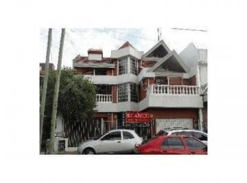 Casa de 4 ambientes, Lanús · Excelelnte Chalet de 3 Plantas Apto a Cto. Carlos Gardél 1300 - Lanús Oeste - Lanús