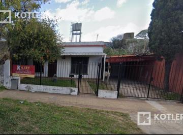 Casa · 121m² · 3 Ambientes · 1 Cochera · Casa en Temperley Este - Escucha Ofertas