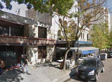 Casa · 151m² · 3 Dormitorios · 2 Cocheras · Av Alem Primera Cuadra
