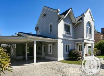 Casa de 4 ambientes Venta USD 395.000 · Bustamante Prop Septiembre 5495 Casa Venta Escobar