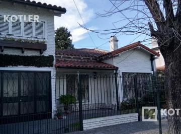 Casa · 160m² · 5 Ambientes · 1 Cochera · Casa de 5 Amb C/ Cochera en Temperley Este