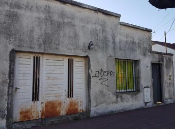 Casa · 311m² · 4 Ambientes · 1 Cochera · Casa - Lomas de Zamora