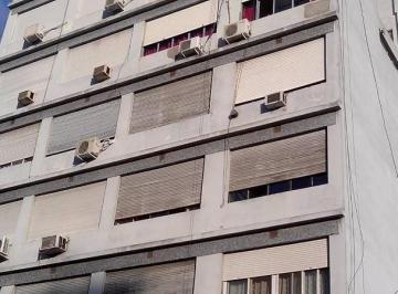 Departamento · 44m² · 2 Ambientes · San Martín Centro. Depto 2 Ambientes a 100 m. Plaza!