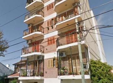 Departamento de 3 ambientes, Avellaneda · Excelente Departamento de 3 Ambientes con Balcón, a Una Cuadra de Av Mitre.