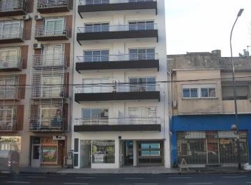 Departamento de 2 ambientes, Villa Luro · V. Luro. Av - Rivadavia - 10500. Dto - 2 - Ambientes - C/fte - Bcon - Cochera.