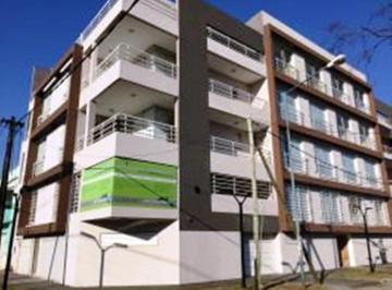FRENTE EDIFICIO · Alquiler de Monoambiente en Remedios de Escalada.